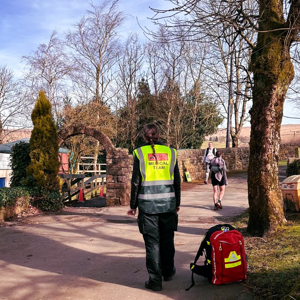 Race medical support at a checkpoint